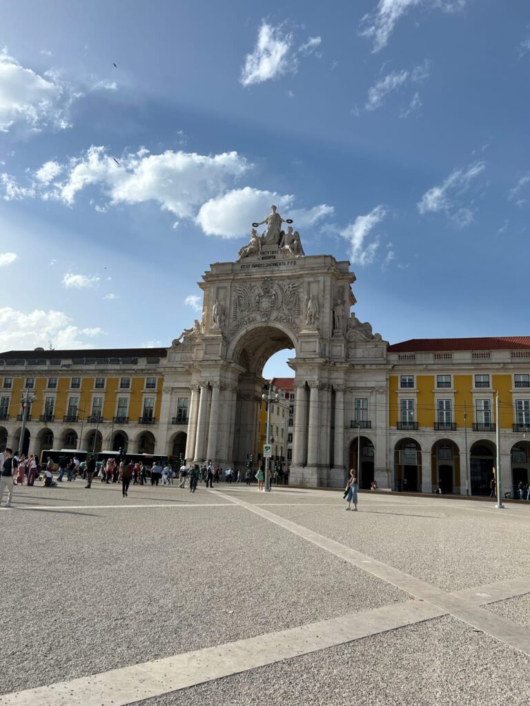 Praça do Comércio e Arco da Rua Augusta Lisboa - Mobai
